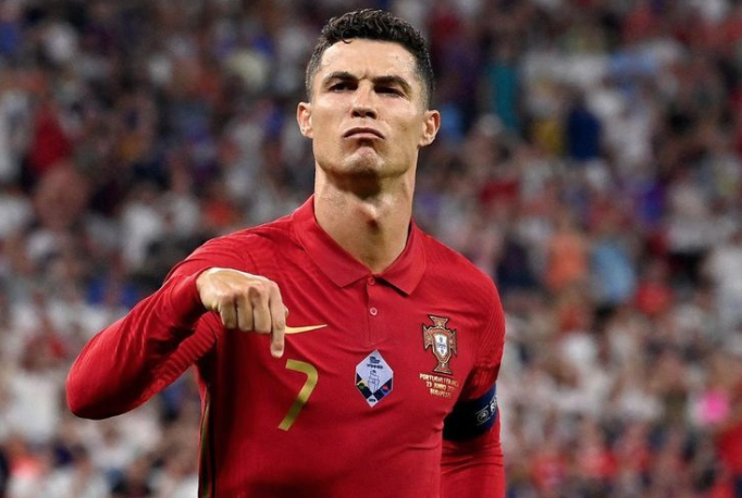 Cristiano Ronaldo lidera lista de atletas mais bem pagos de 2025