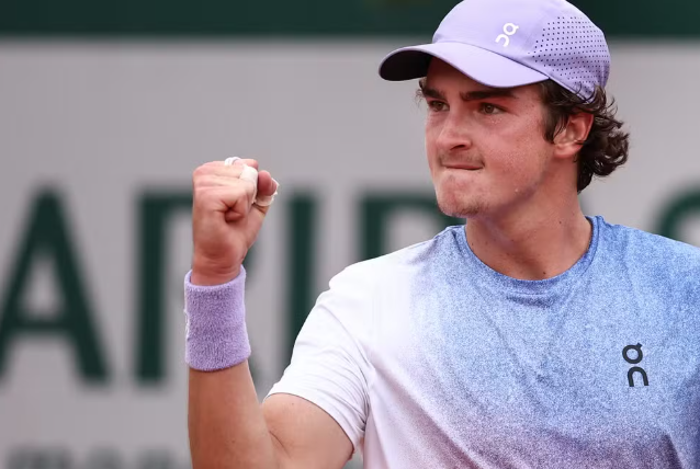 João Fonseca vence francês e avança para terceira rodada de Roland Garros