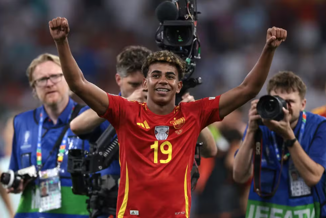 Lamine Yamal lidera lista de jogadores mais valiosos do mundo