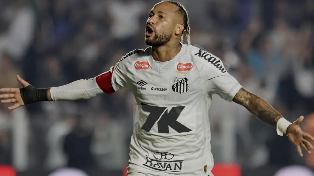 Neymar marca primeiro gol no Brasileirão contra o Flamengo