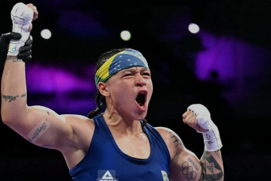 Bia Ferreira se prepara para primeira defesa do cinturão mundial no Brasil