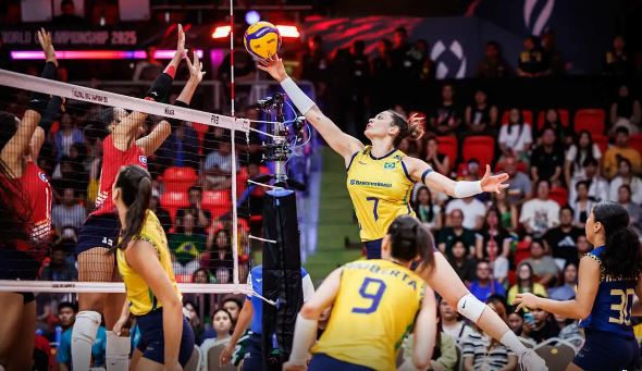 Brasil supera a França e avança à semifinal do Mundial de Vôlei Feminino